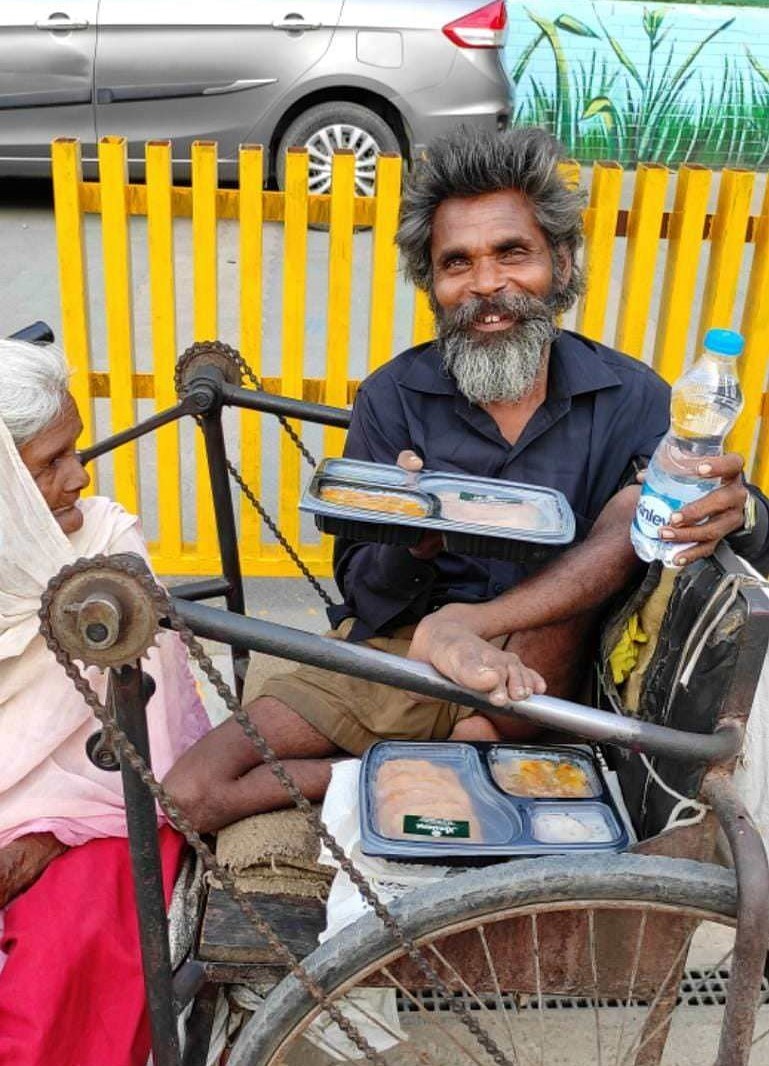 NayePankh volunteers with community